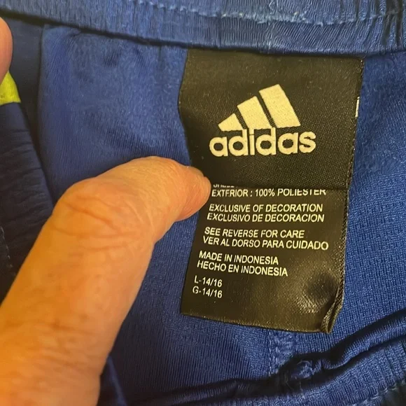 3 for $15 liquidation sale
Boys Adidas basketball shorts
Neon striped
Size 14-16 - Picture 3 of 4